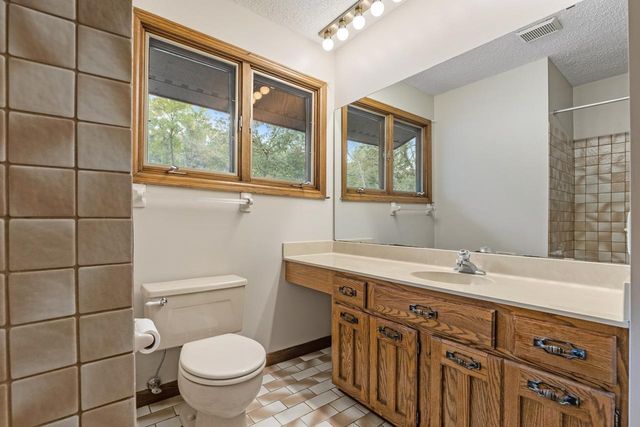 3200 Hazelwood W, Wayzata, MN 55391