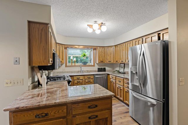 3200 Hazelwood W, Wayzata, MN 55391