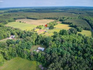 9615 E Quaker Rd, Disputanta, VA 23842