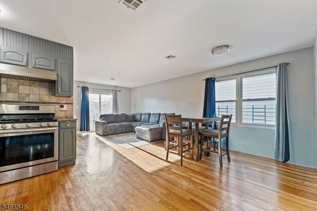 617 Franklin St, Elizabeth City, NJ 07206 — photo 3