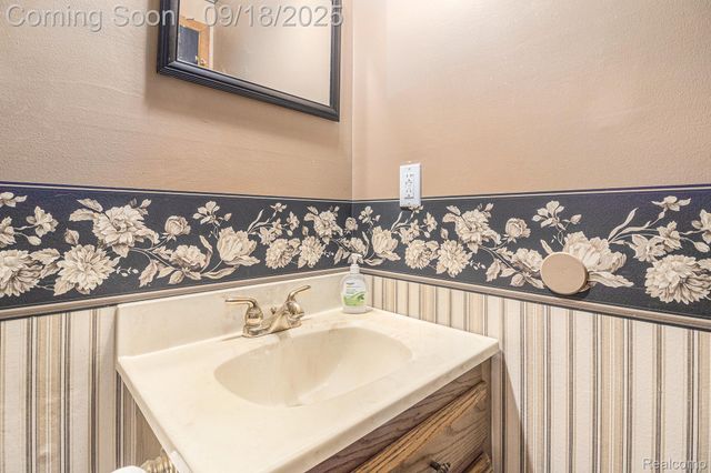 15721 Kristin Lane, Riverview, MI 48193