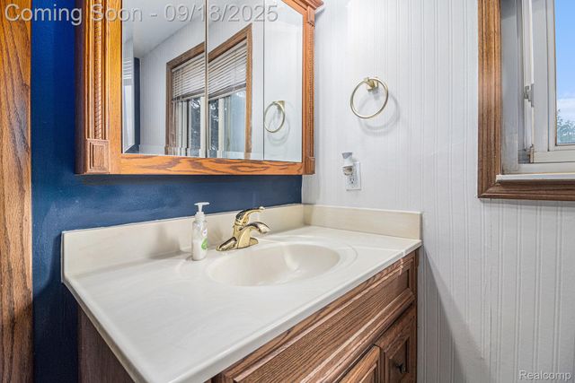 15721 Kristin Lane, Riverview, MI 48193