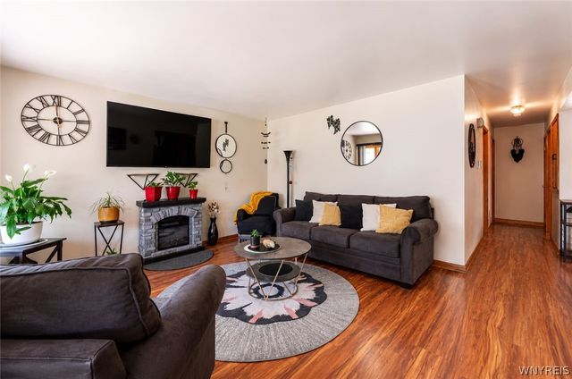 820 93rd Street, Niagara Falls, NY 14304