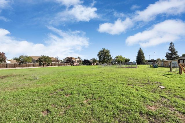 9999 Orr Rd, Galt, CA 95632