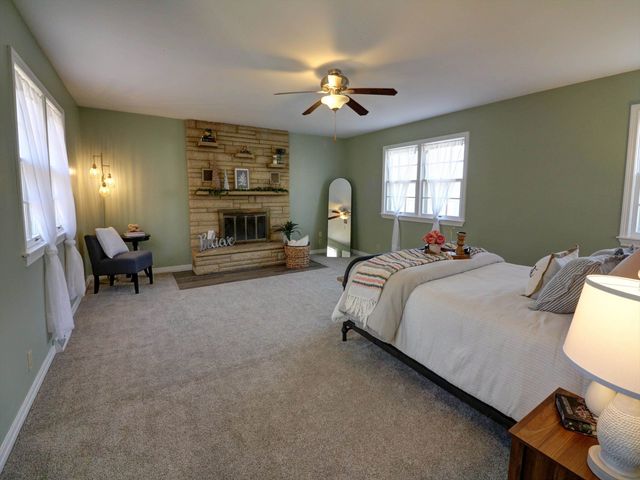 805 Columbus Ave, Newton, KS 67114