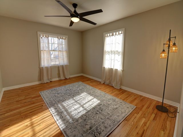 805 Columbus Ave, Newton, KS 67114