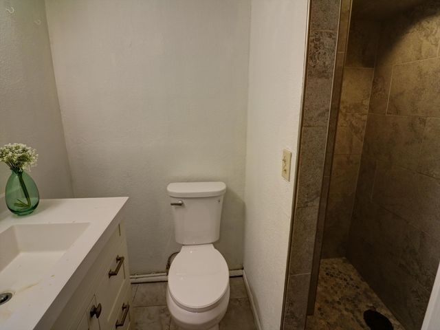 805 Columbus Ave, Newton, KS 67114