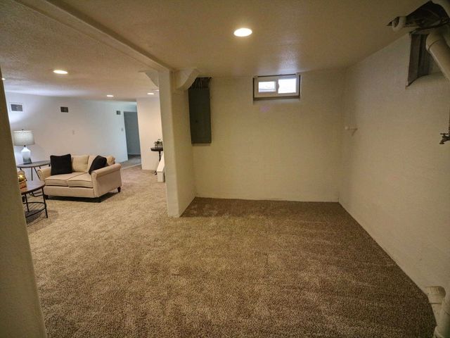 805 Columbus Ave, Newton, KS 67114