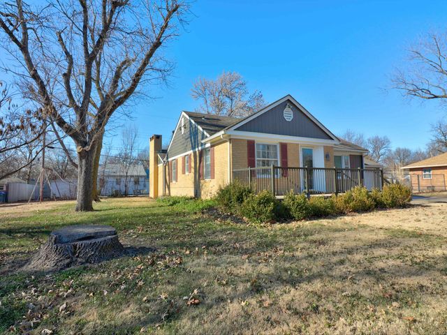 805 Columbus Ave, Newton, KS 67114