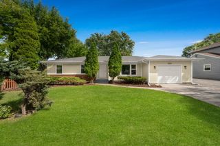 1839 N Fernandez Avenue, Arlington Heights, IL 60004