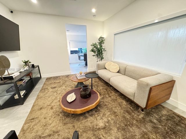 1854 SW 17th St, Miami, FL 33145