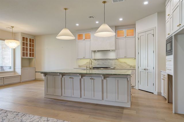 3817 Stone Hill Lane, Edmond, OK 73034
