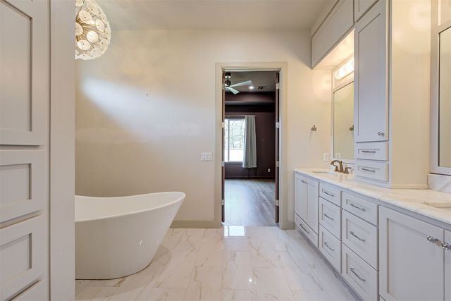 3817 Stone Hill Lane, Edmond, OK 73034