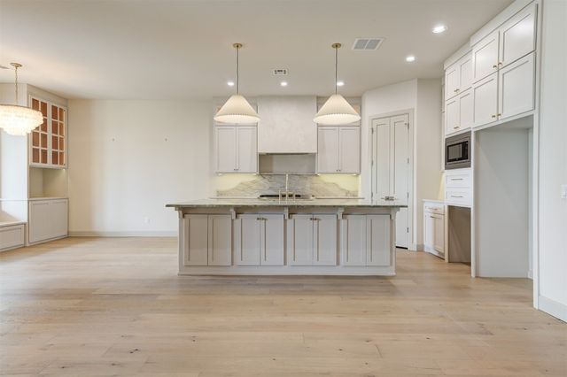 3817 Stone Hill Lane, Edmond, OK 73034
