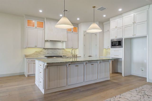 3817 Stone Hill Lane, Edmond, OK 73034