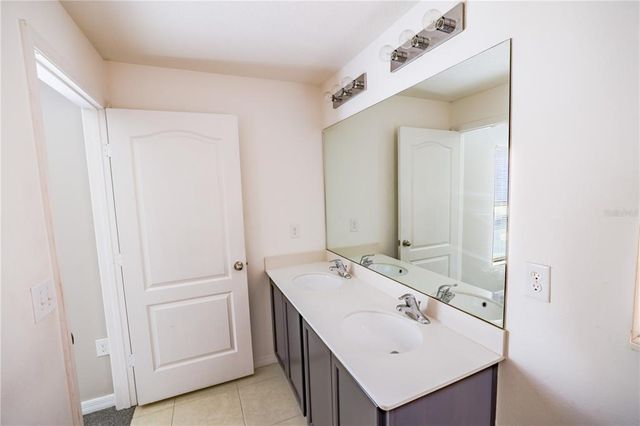1001 CULBREATH GREEN COURT, Ruskin, FL 33570