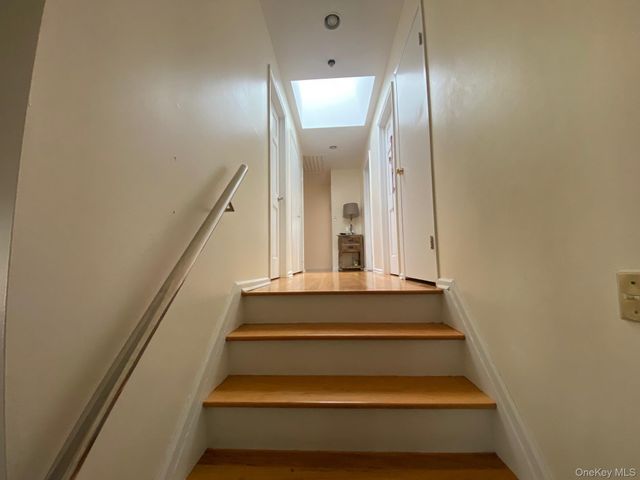 12 Russell Woods Road, Great Neck, NY 11021