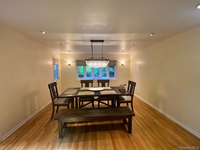 12 Russell Woods Road, Great Neck, NY 11021