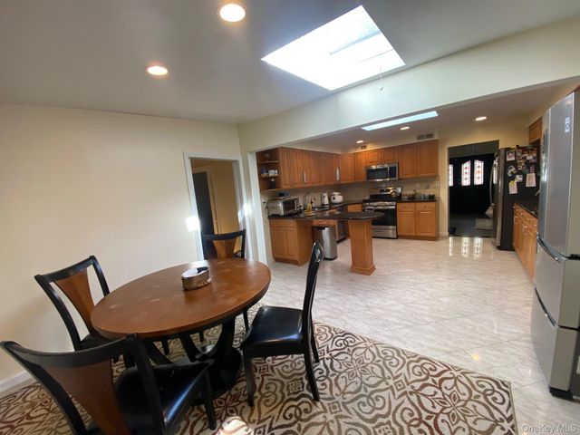 12 Russell Woods Road, Great Neck, NY 11021