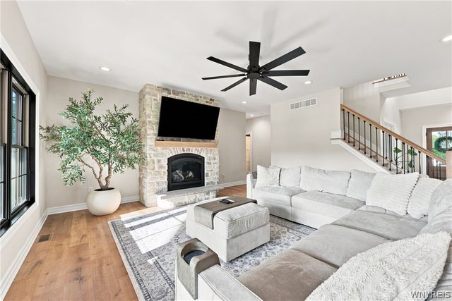 7366 Winbert Drive, Wheatfield, NY 14120