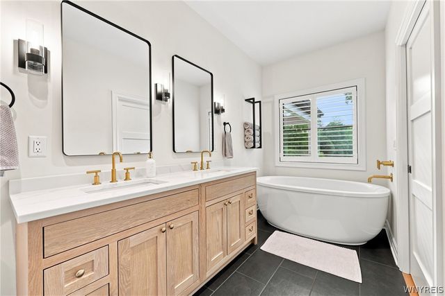 7366 Winbert Drive, Wheatfield, NY 14120