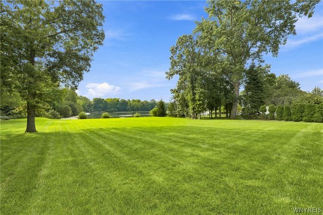 7366 Winbert Drive, Wheatfield, NY 14120