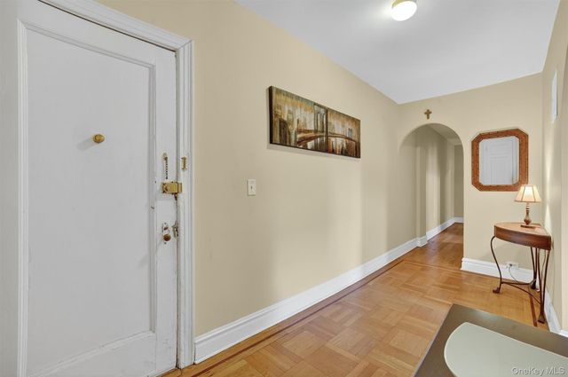 219 Bronx River Road 2L, Yonkers, NY 10704