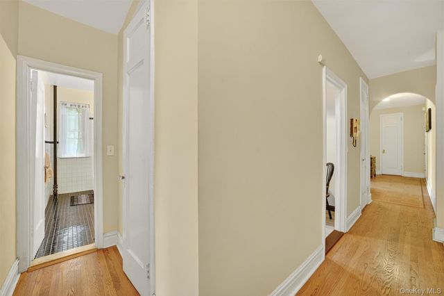 219 Bronx River Road 2L, Yonkers, NY 10704