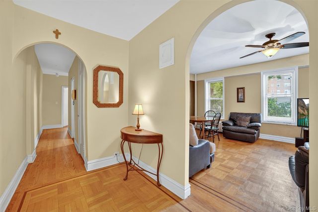 219 Bronx River Road 2L, Yonkers, NY 10704