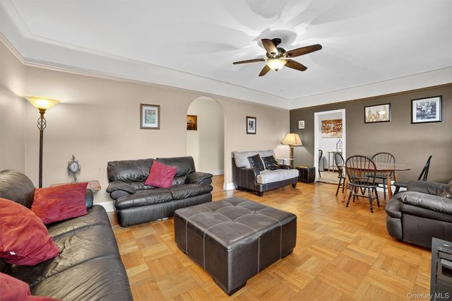 219 Bronx River Road 2L, Yonkers, NY 10704