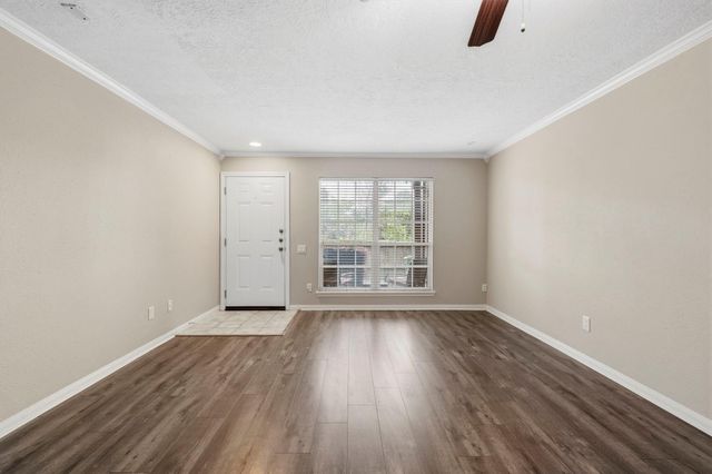 1860 White Oak Drive 355, Houston, TX 77009