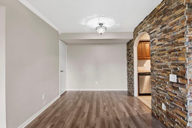 1860 White Oak Drive 355, Houston, TX 77009