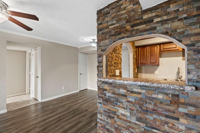 1860 White Oak Drive 355, Houston, TX 77009