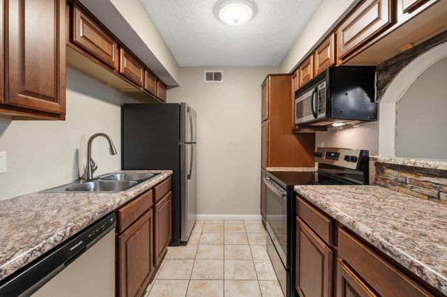 1860 White Oak Drive 355, Houston, TX 77009