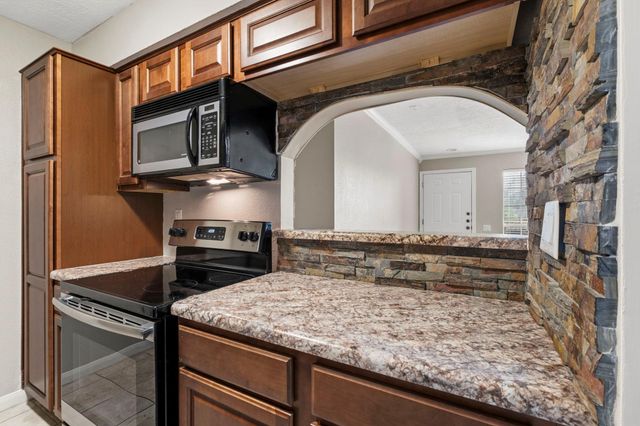 1860 White Oak Drive 355, Houston, TX 77009