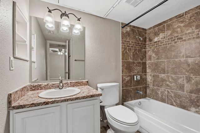 1860 White Oak Drive 355, Houston, TX 77009