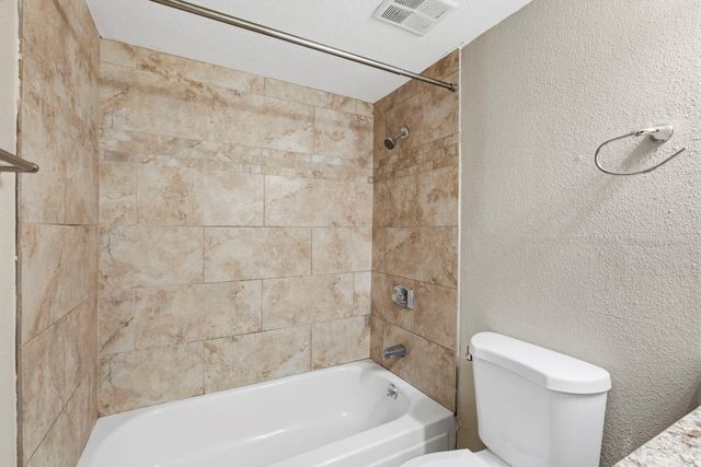 1860 White Oak Drive 355, Houston, TX 77009