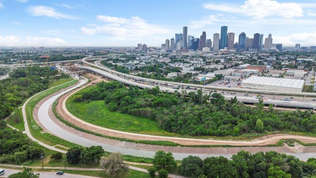 1860 White Oak Drive 355, Houston, TX 77009