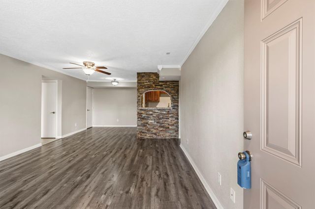 1860 White Oak Drive 355, Houston, TX 77009