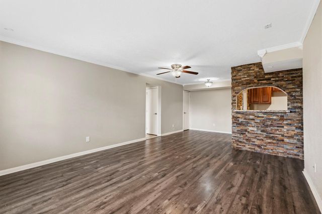 1860 White Oak Drive 355, Houston, TX 77009