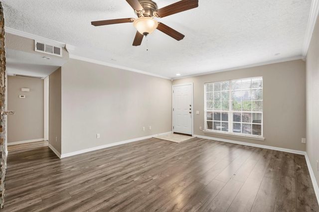 1860 White Oak Drive 355, Houston, TX 77009