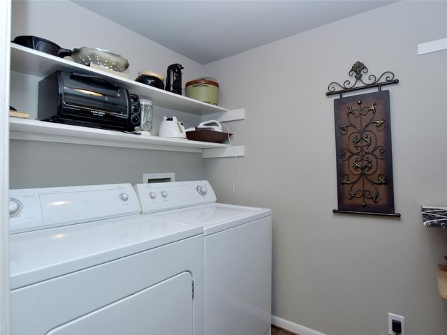 222 Lido ST J-2, Lakeway, TX 78734