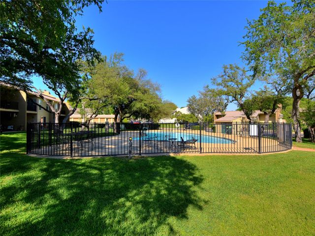 222 Lido ST J-2, Lakeway, TX 78734
