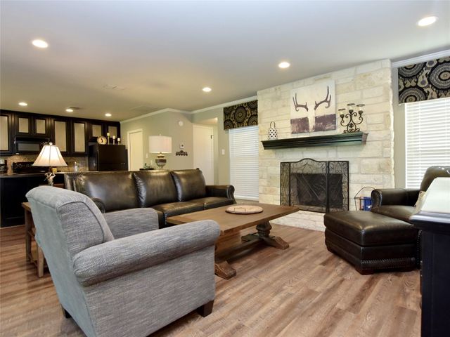 222 Lido ST J-2, Lakeway, TX 78734