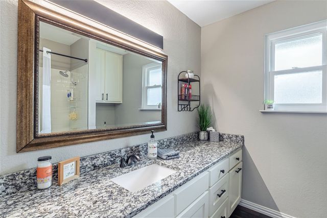 1100 Byron Lane, Arlington, TX 76012