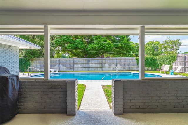 1100 Byron Lane, Arlington, TX 76012