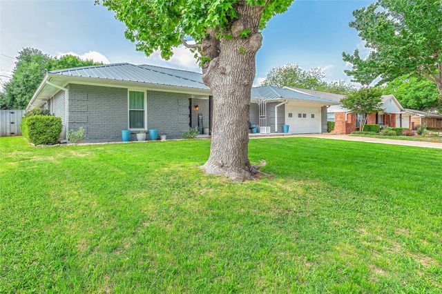 1100 Byron Lane, Arlington, TX 76012