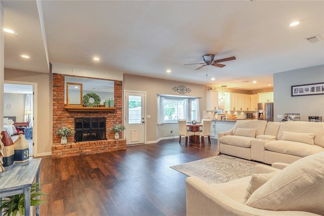 1100 Byron Lane, Arlington, TX 76012