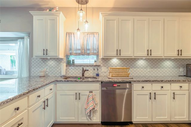 1100 Byron Lane, Arlington, TX 76012