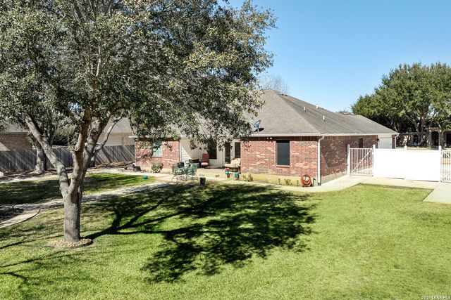 1707 Park View, Pleasanton, TX 78064